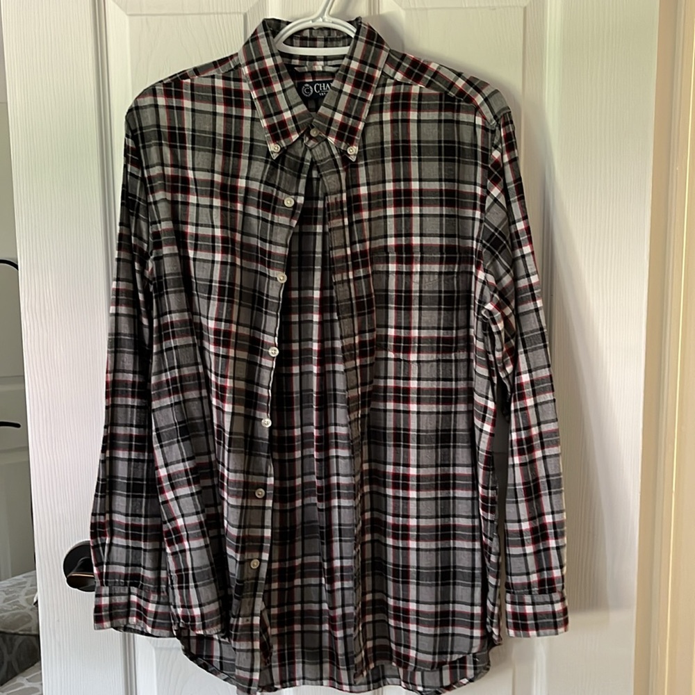CHAPS
Classic Black and Red Plaid Men's Shirt
